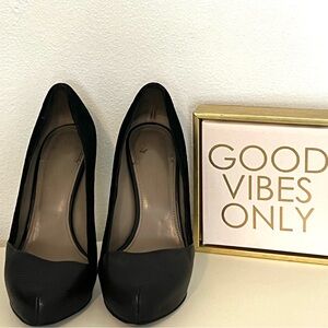 Maiyet Black Leather Mirroed Gold Round Toe Pumps Black Size 37.5 Good Condition